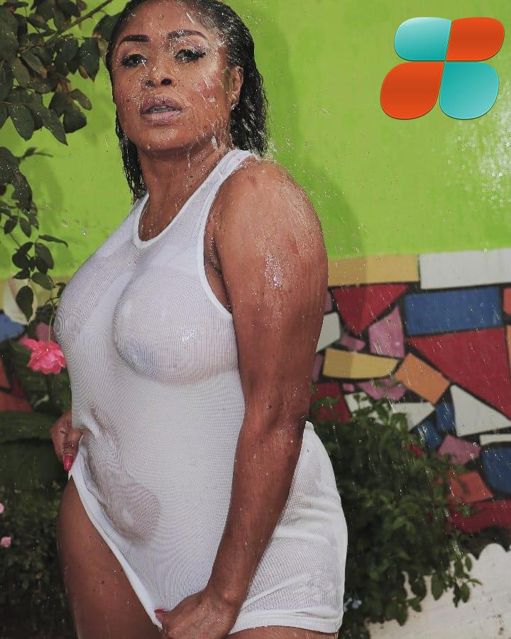 Coco Argentée se déshabille sur internet