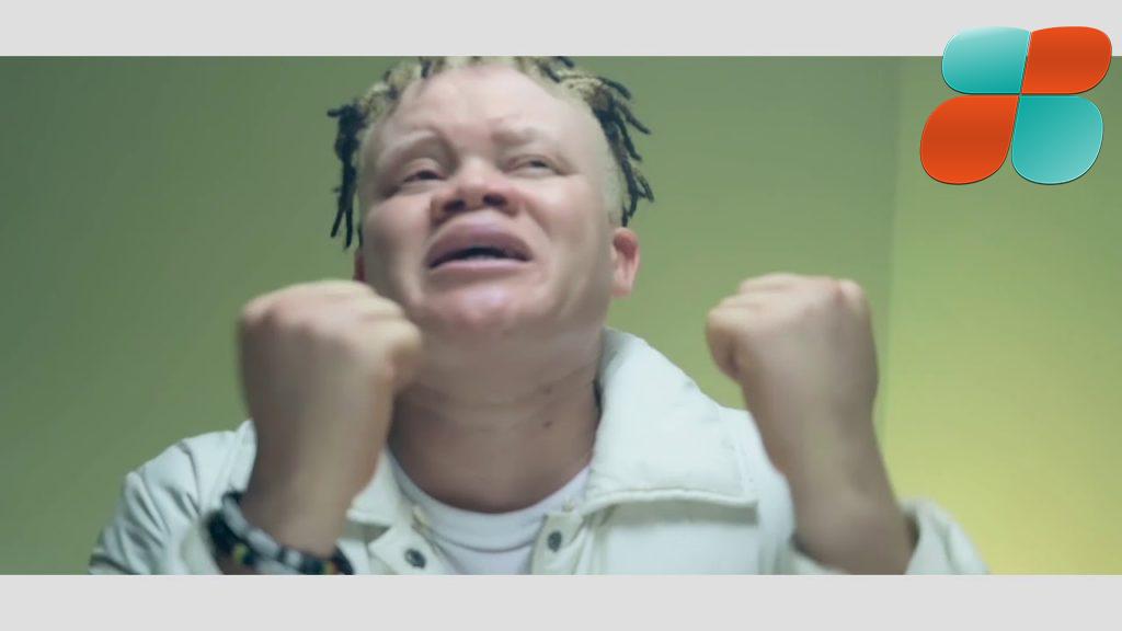 GrandMa | Boy Tag pleure sa grand-mère